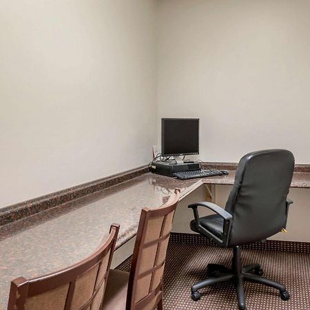Quality Inn & Suites South-Obetz Екстериор снимка