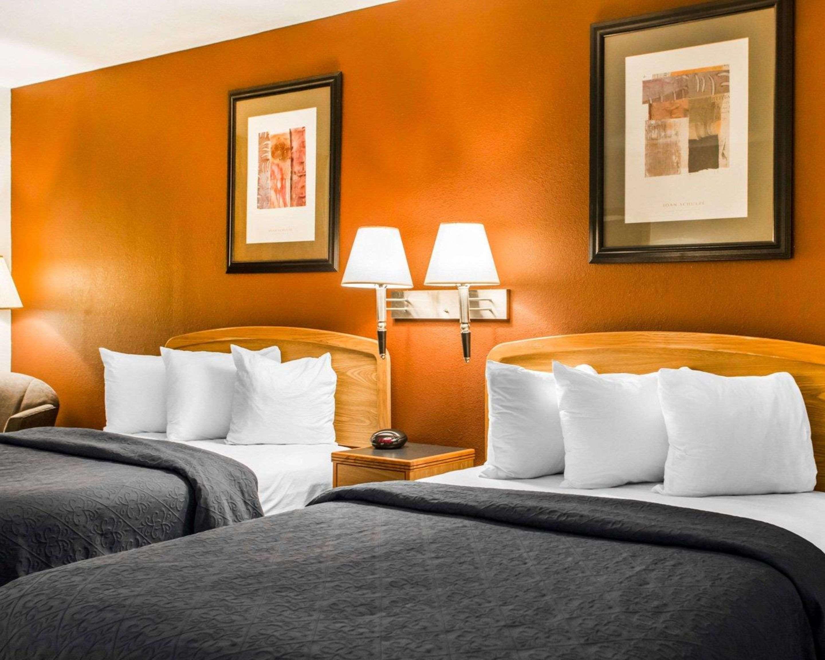 Quality Inn & Suites South-Obetz Екстериор снимка