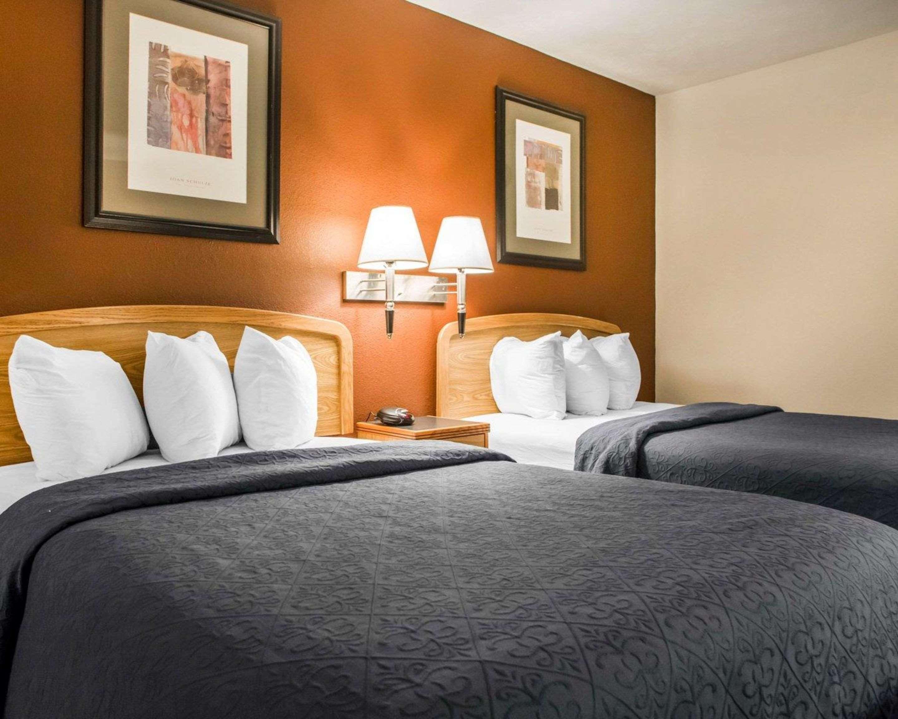 Quality Inn & Suites South-Obetz Екстериор снимка