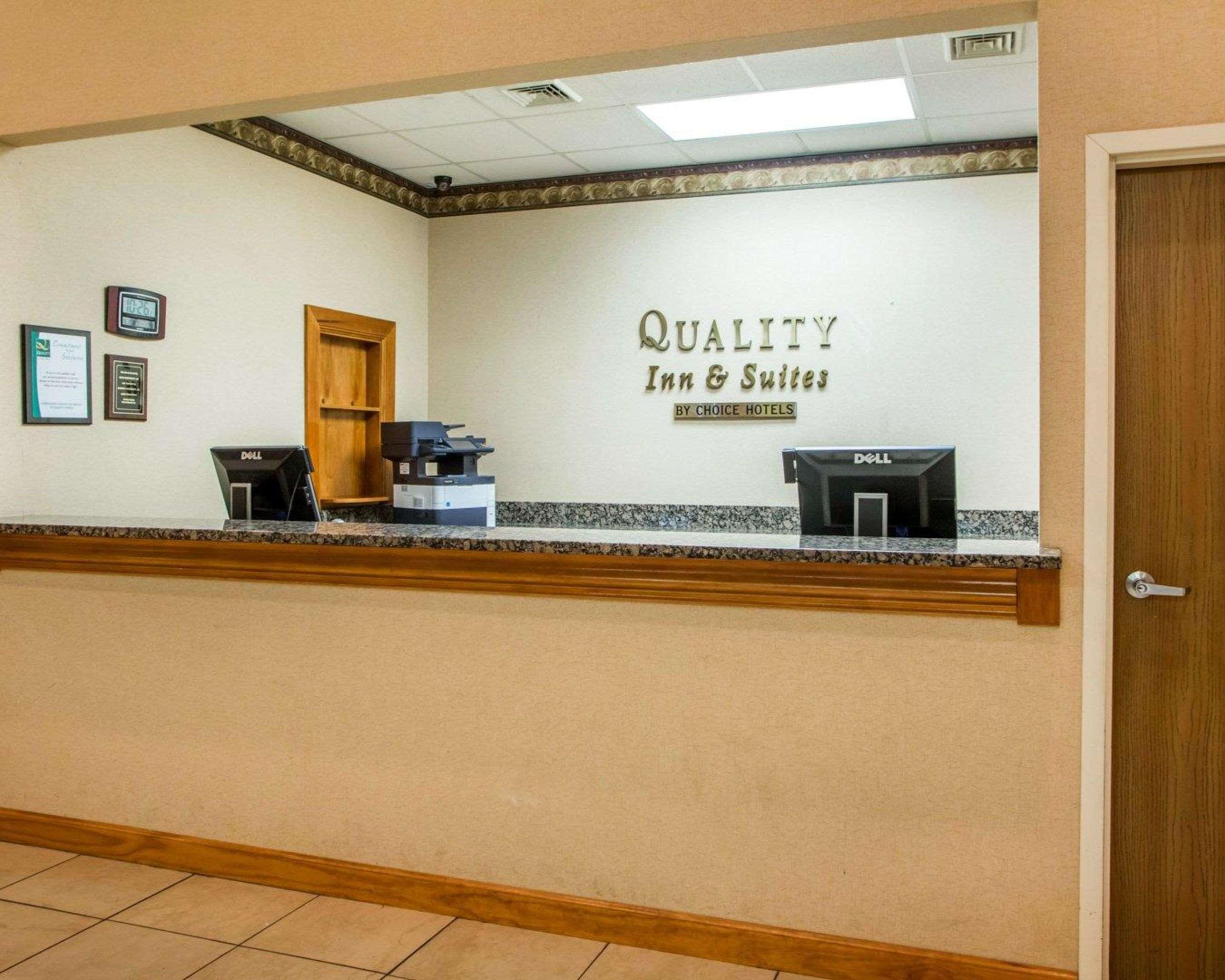 Quality Inn & Suites South-Obetz Екстериор снимка
