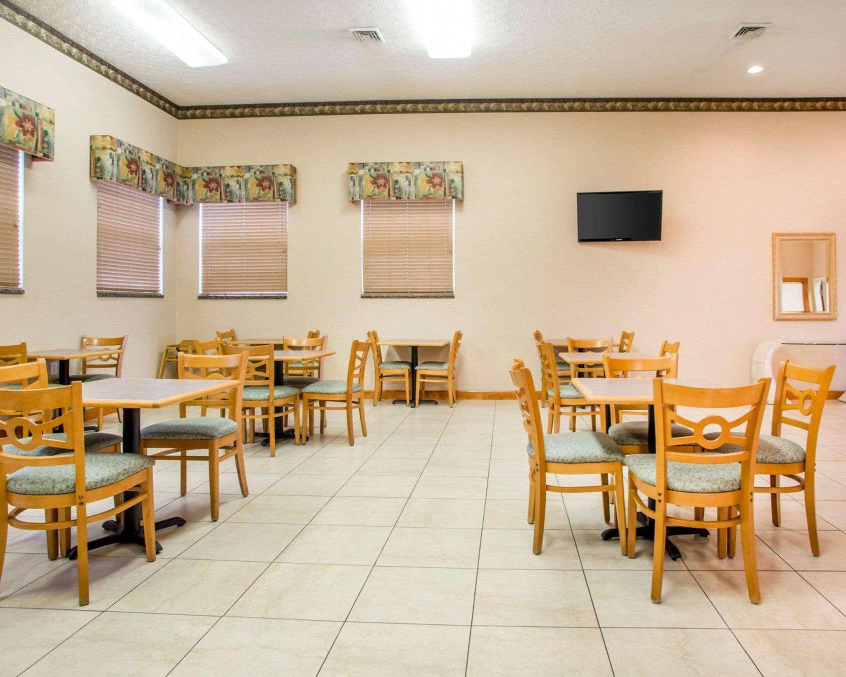 Quality Inn & Suites South-Obetz Екстериор снимка