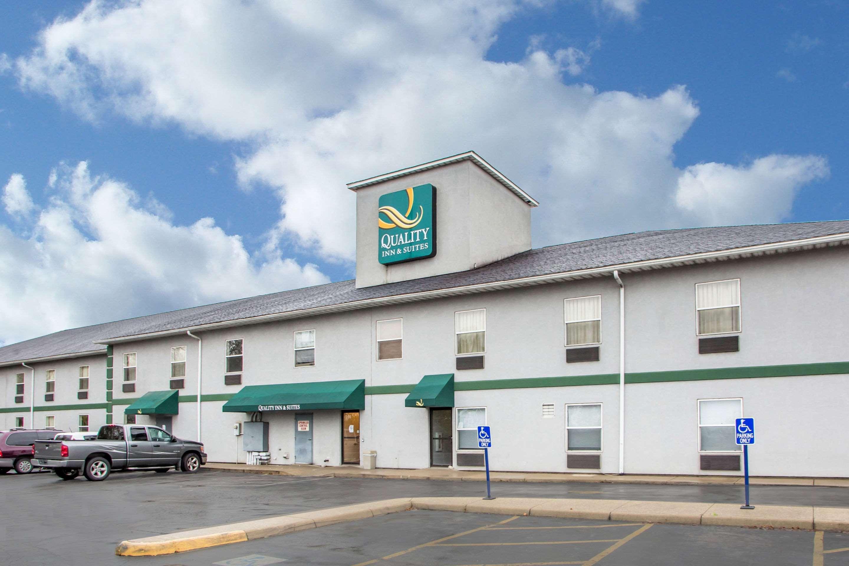 Quality Inn & Suites South-Obetz Екстериор снимка