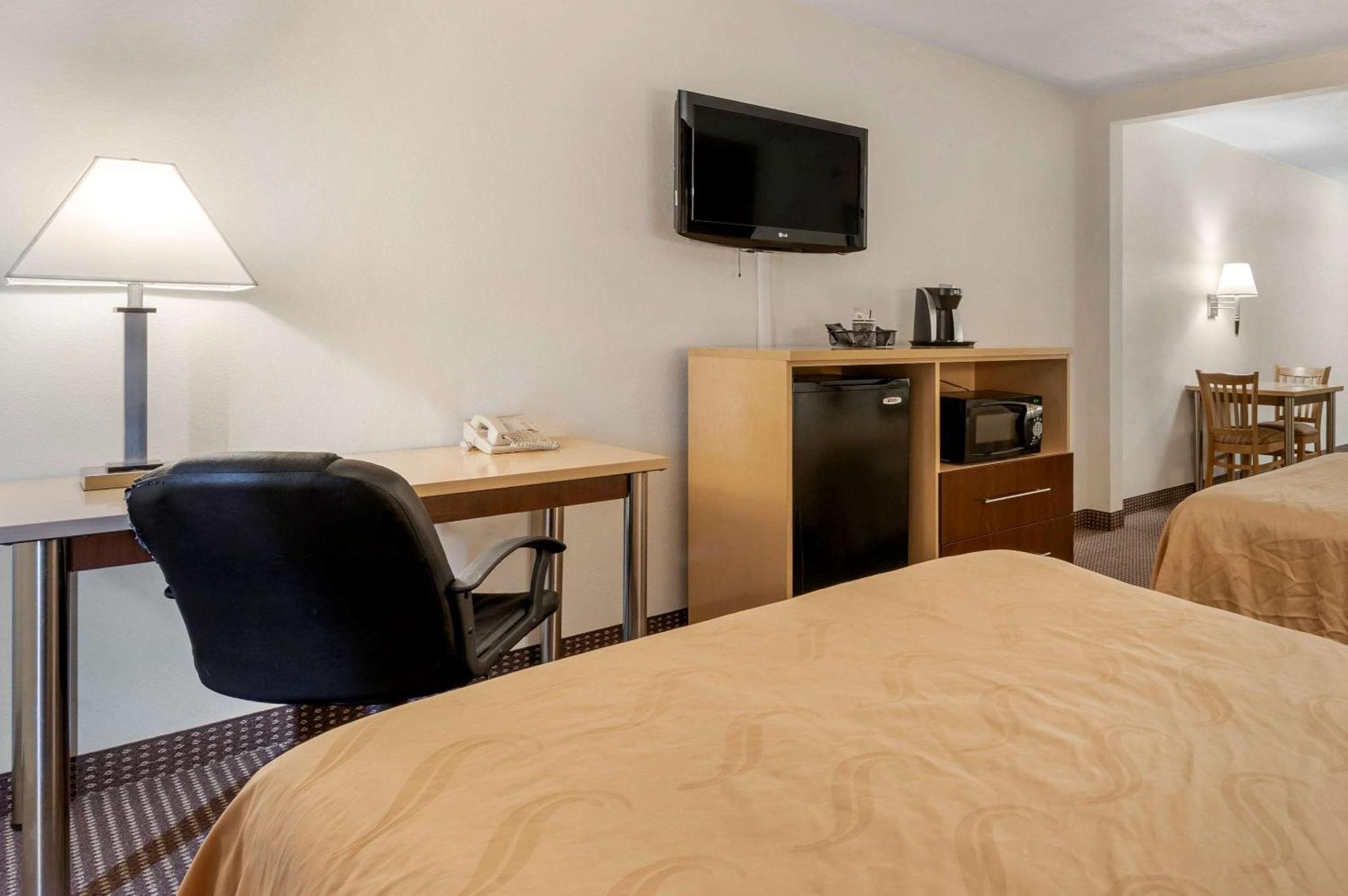 Quality Inn & Suites South-Obetz Екстериор снимка