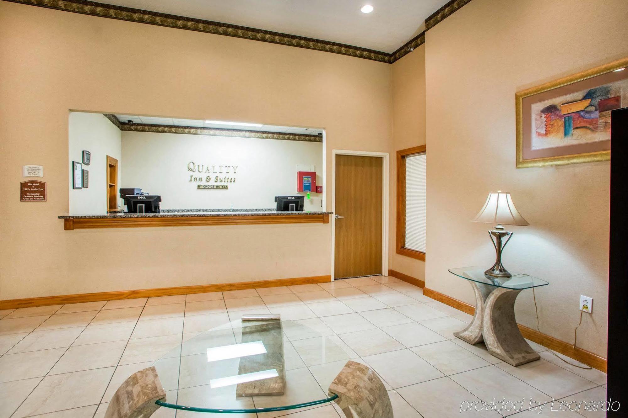 Quality Inn & Suites South-Obetz Екстериор снимка