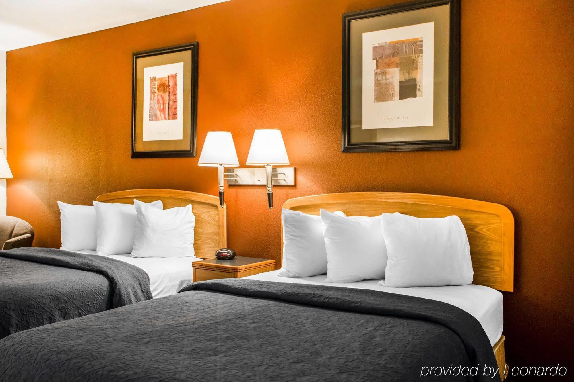 Quality Inn & Suites South-Obetz Екстериор снимка