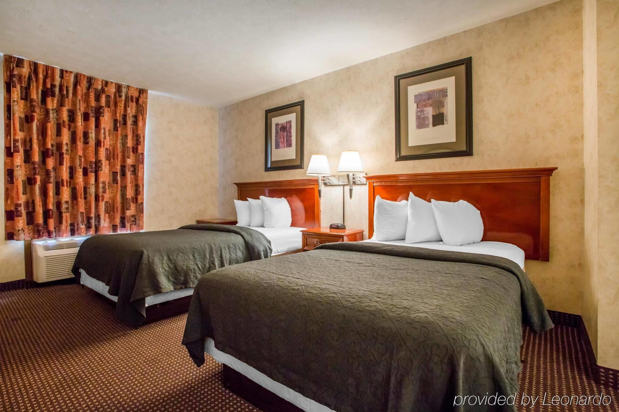 Quality Inn & Suites South-Obetz Екстериор снимка